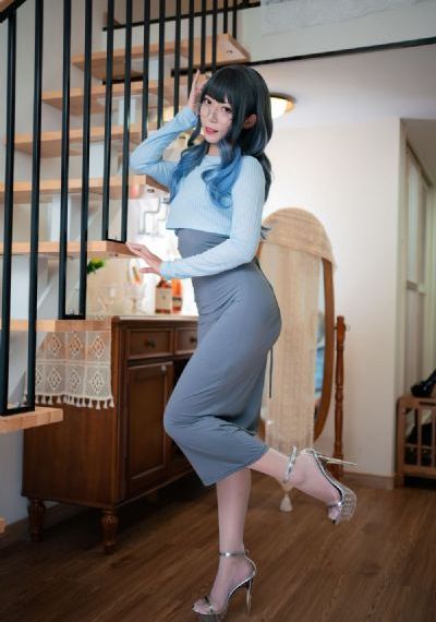 衣服被扒开强摸双乳扒开屁股视频_国语版完整版